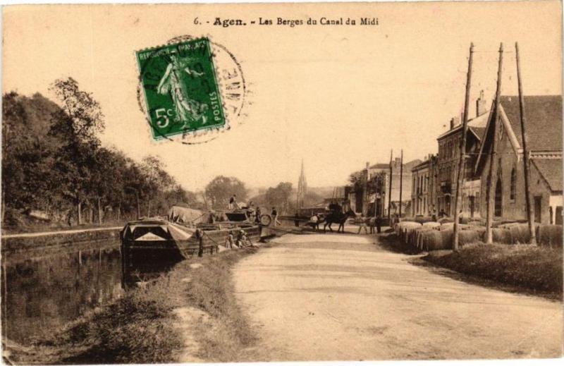 Carte postale ancienne Agen - Les Berges du Canal du Midi à Agen