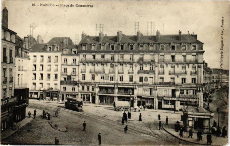 Carte postale ancienne Nantes - Place du Commerce à Nantes