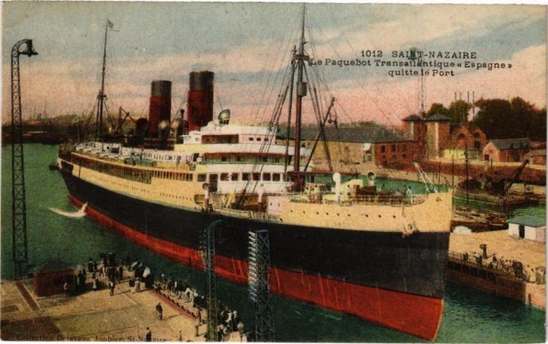 Carte postale ancienne Saint-Nazaire Le Paquebot Transatlantique Espagne quitte le port à Saint-Nazaire