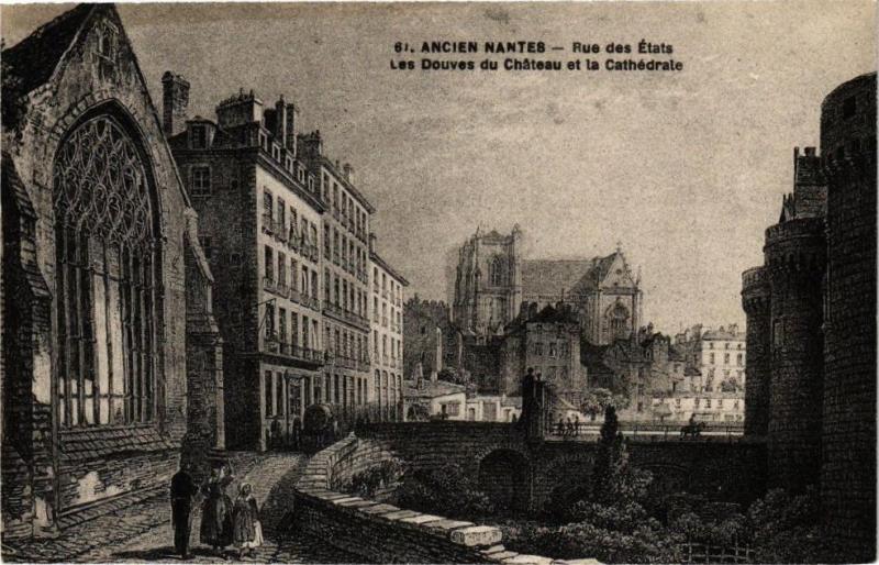 Carte postale ancienne Ancien Nantes Rue des Etats Les Douves du Chateau et la Cathédrale à Nantes