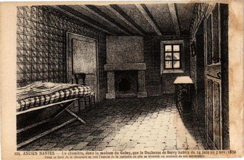 Carte postale ancienne Nantes - La CHAMBONre dans la maison du Guiny à Nantes