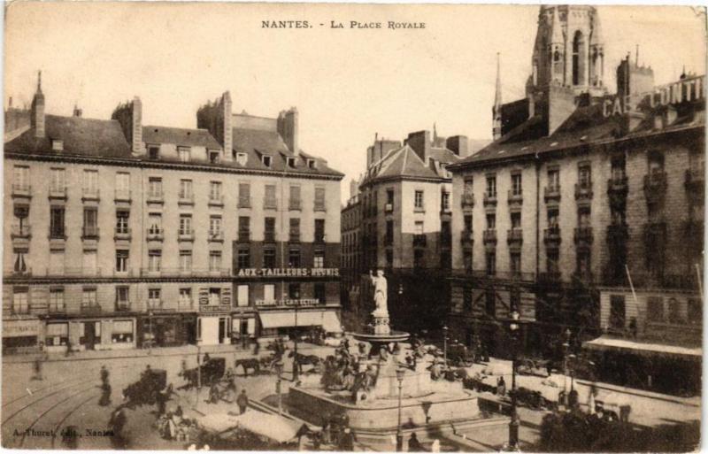 Carte postale ancienne Nantes - La Place Royale à Nantes