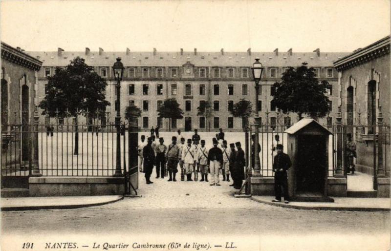 Carte postale ancienne Nantes - Le Quartier Cambronne (65e de ligne) à Nantes