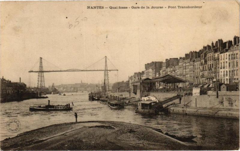 Carte postale ancienne Nantes-Quai fosse-Gare de la Bourse-Pont Transbordeur à Nantes