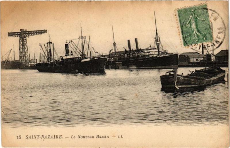 Carte postale ancienne Saint-Nazaire - Le Nouveau Bassin à Saint-Nazaire
