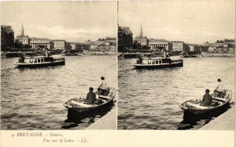 Carte postale ancienne Bretagne - Nantes - Vue sur la Loire à Nantes