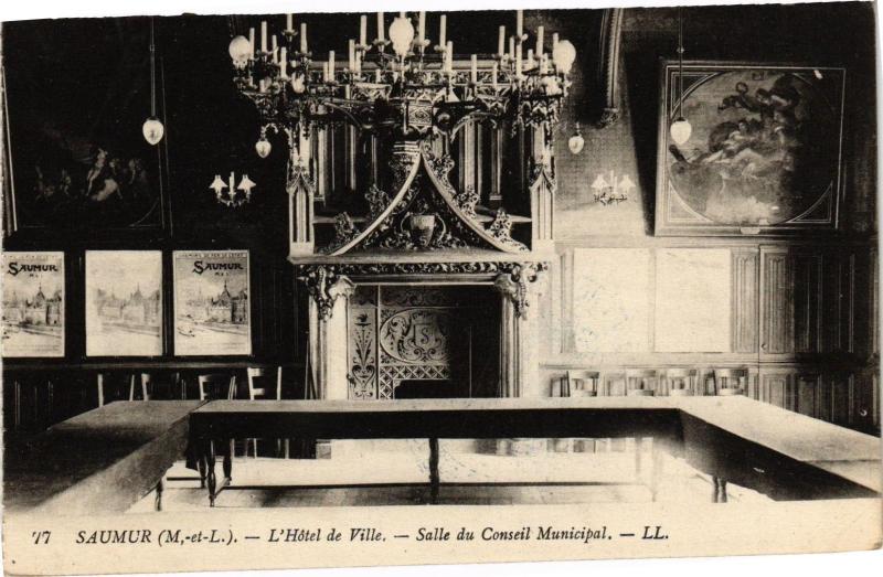 Carte postale ancienne Saumur - L'Hotel de Ville - Salle du Conseil Municipal à Saumur