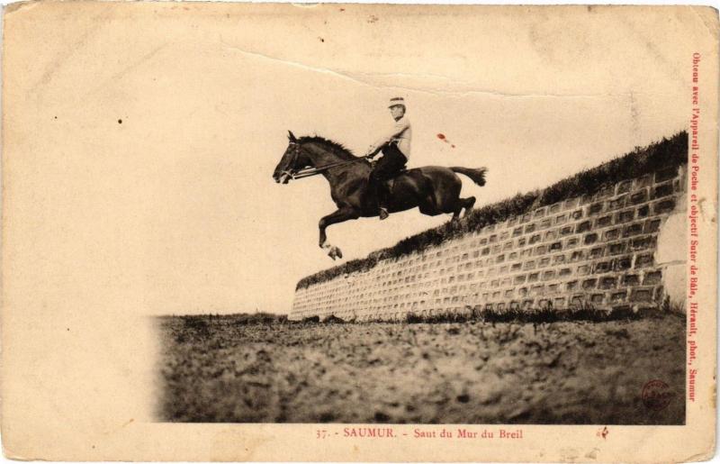 Carte postale ancienne Saumur - Saut du Mur du Breil à Saumur