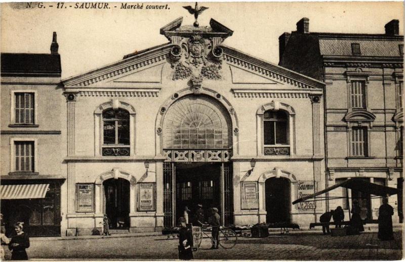 Carte postale ancienne Saumur - Marche couvert à Saumur
