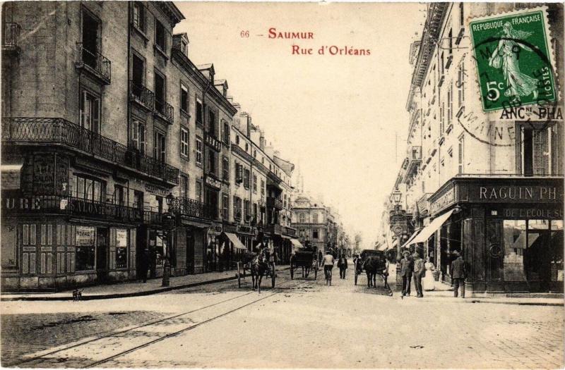 Carte postale ancienne Saumur - Rue d'Orleans à Saumur
