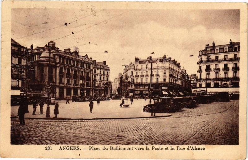 Carte postale ancienne Angers - Place du Raillement Vers la Poste et la Rue d'Alsace à Angers