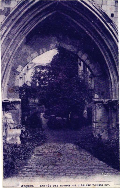 Carte postale ancienne Angers - Entrée des Ruines de l'Eglise TousSt à Angers