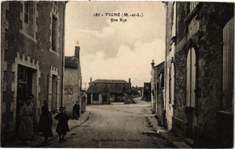 Carte postale ancienne Tigne - Une Rue