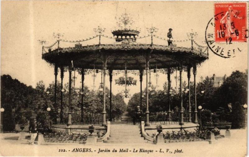 Carte postale ancienne Angers - Jardin du Mail - Le Kiosque à Angers
