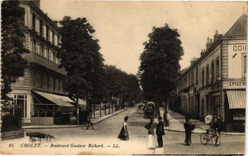 Carte postale ancienne Cholet-Boulevard Gustave Richard à Cholet