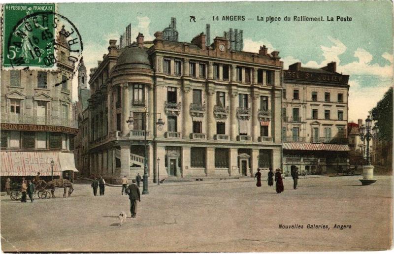 Carte postale ancienne Angers - La place du Ralliement La Poste à Angers