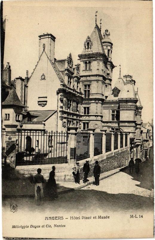 Carte postale ancienne Angers - Hotel Pince et Musée à Angers