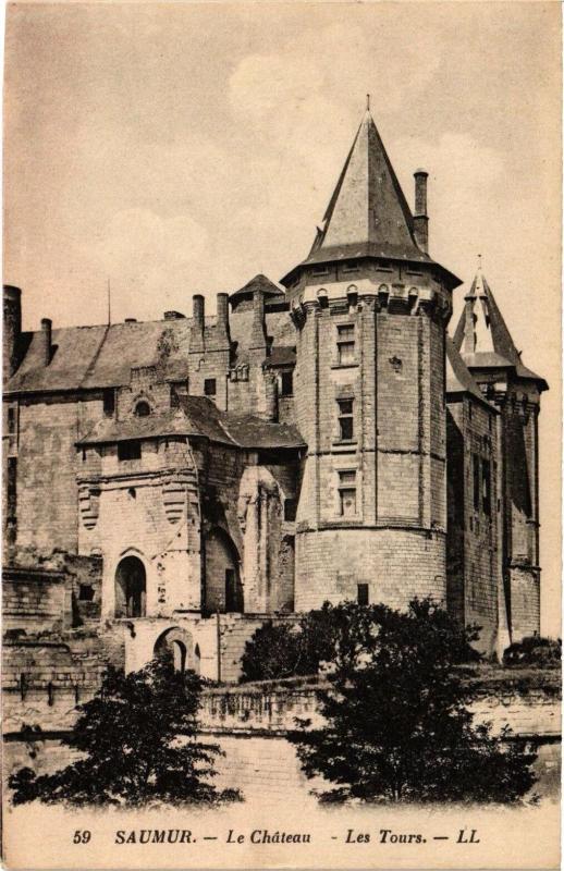 Carte postale ancienne Saumur - Le Chateau - LesTours à Saumur