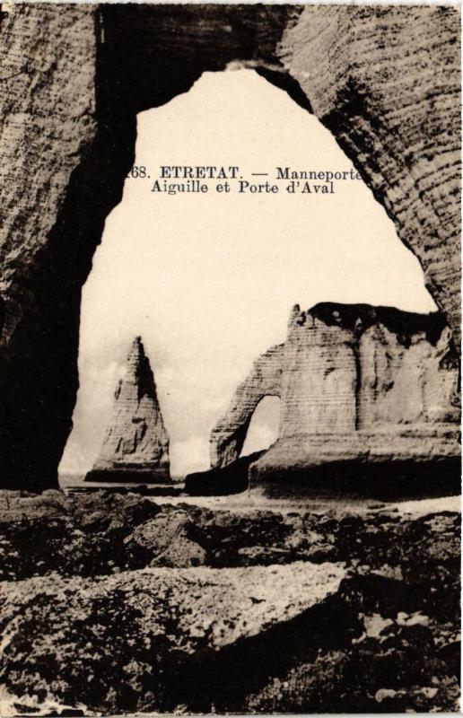 Carte postale ancienne Etretat-Manneporte Aiguille et Porte d'Aval