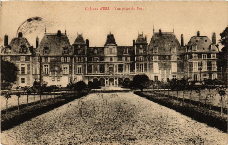 Carte postale ancienne Chateau d'Eu - Vue prise du Parc