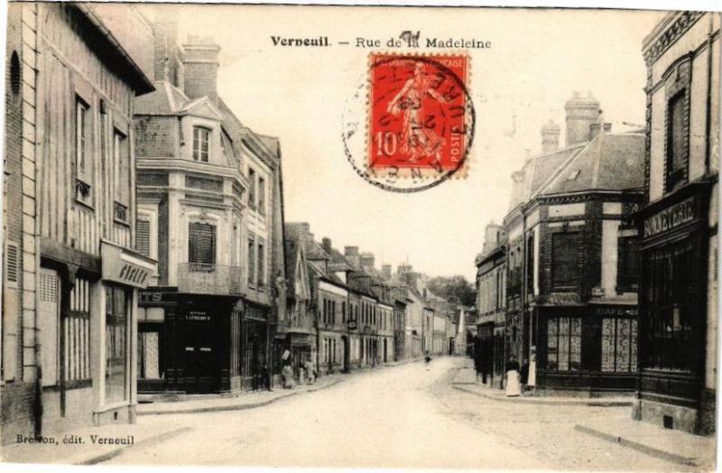 Carte postale ancienne Verneuil - Rue de la Madeleine