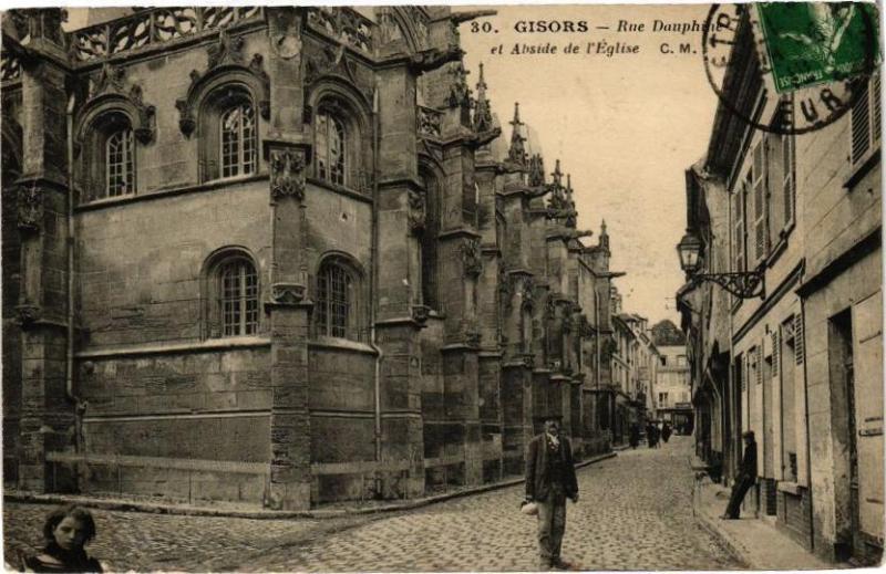 Carte postale ancienne Gisors - Rue Dauphine et Abside de l'Eglise à Gisors