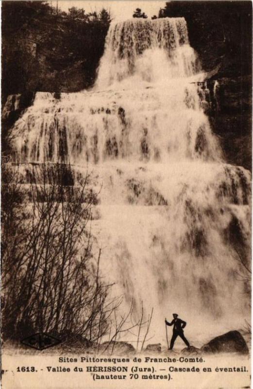 Carte postale ancienne Vallée du Herisson-Cascade en eventail
