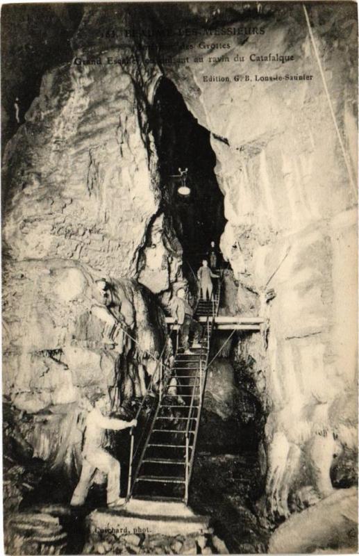 Carte postale ancienne Baume-les-Messieurs Interieur des Grottes - Grande Escalier à Baume-les-Messieurs