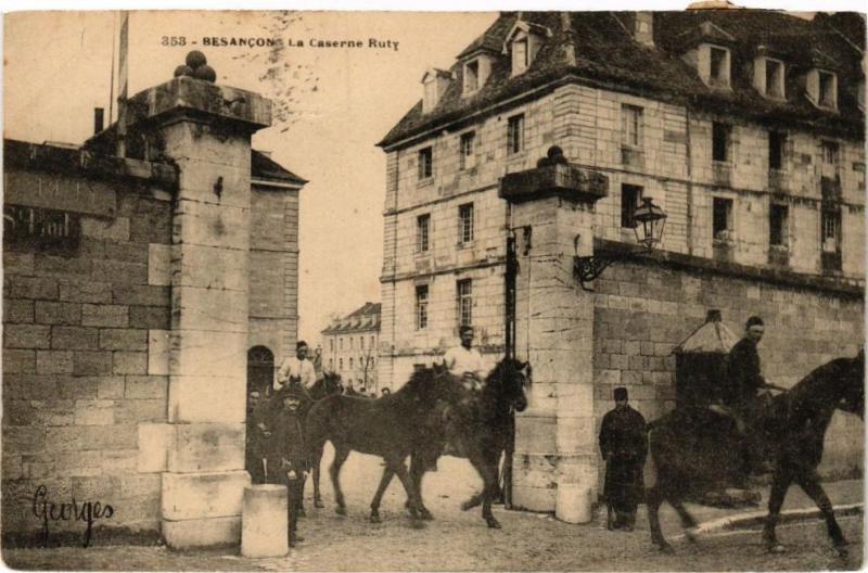 Carte postale ancienne Besancon - La Caserne Ruty à Besançon