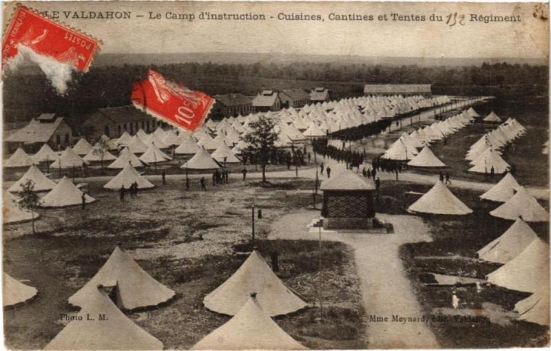 Carte postale ancienne Le Valdahon - Le Camp d'instruction - Cuisines Cantines et Tentes au Val
