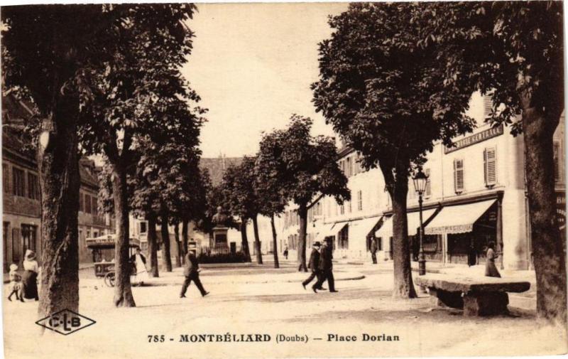 Carte postale ancienne Montbeliard - Place Dorian à Montbéliard