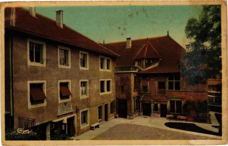 Carte postale ancienne Morteau - Gendarmerie Nationale construite en 1938 Chateau à Morteau