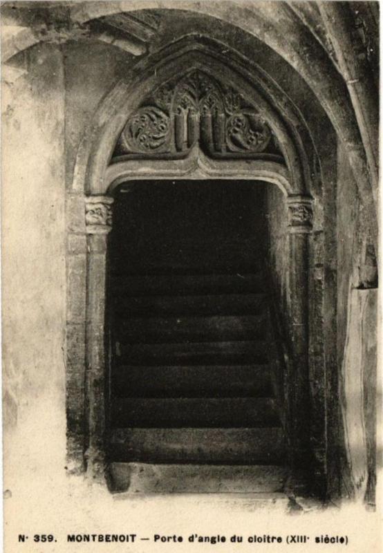 Carte postale ancienne Montbenoit - Porte d'angle du cloitre (Xiii siécle) à Montbenoît