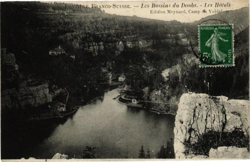 Carte postale ancienne Frontiere Franco-Suisse - Les Bassins du Doubs - Les Hotels à Doubs