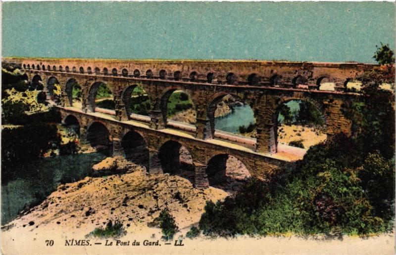 Carte postale ancienne Nimes - Le Pont-du-Gard à Nîmes