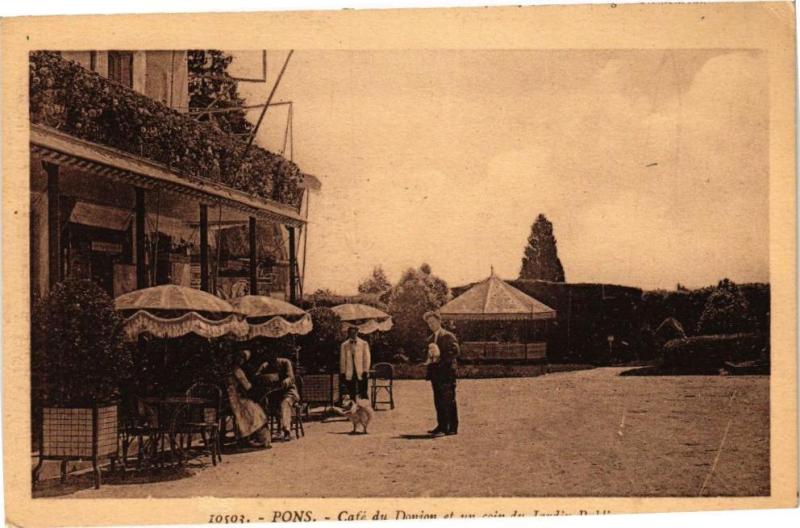 Carte postale ancienne Pons - Café du Dunion et la .. à Pons