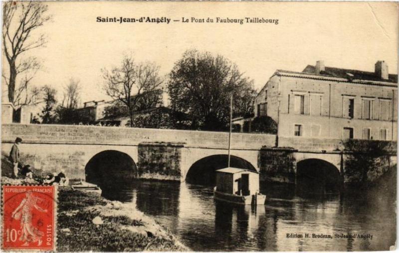 Carte postale ancienne Saint-Jean-d'Angely - Le Pont du Faubourg Taillebourg à Saint-Jean-d'Angély