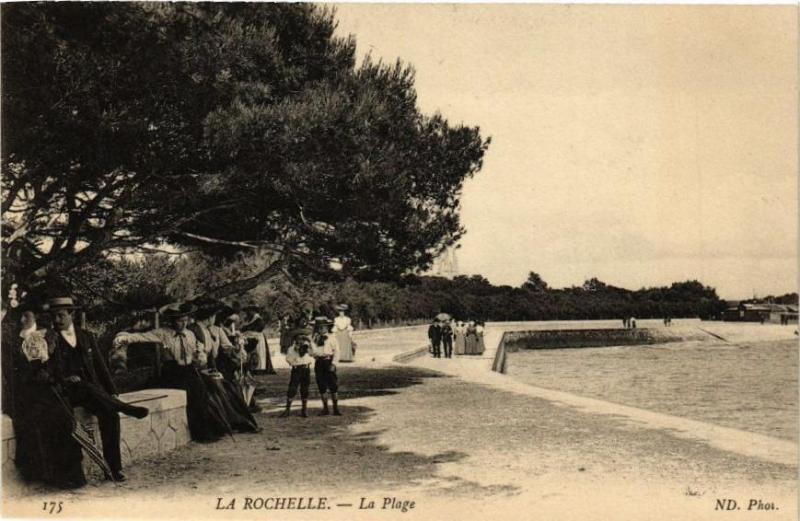 Carte postale ancienne La Rochelle - La Plage à La Rochelle