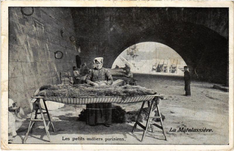 Carte postale ancienne Paris Petits Metiers La Matelassiere