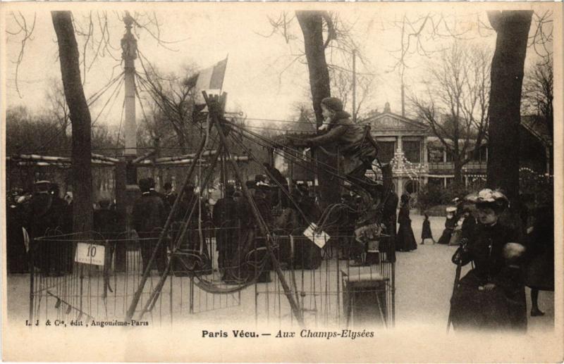Carte postale ancienne Paris Vecu. Aux Champs Elysees