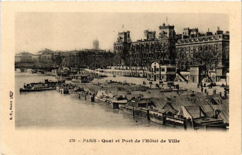 Carte postale ancienne Paris 4e Quai et Port de l'Hotel de Ville à Paris 4e
