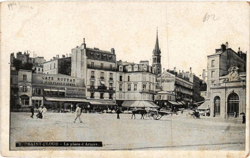 Carte postale ancienne Saint-Cloud - La place d'Armes à Saint-Cloud