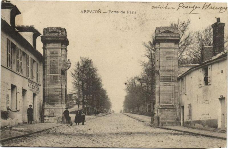 Carte postale ancienne Arpajon-Porte de Paris à Arpajon