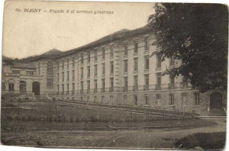 Carte postale ancienne Bligny-Facade B et services généraux