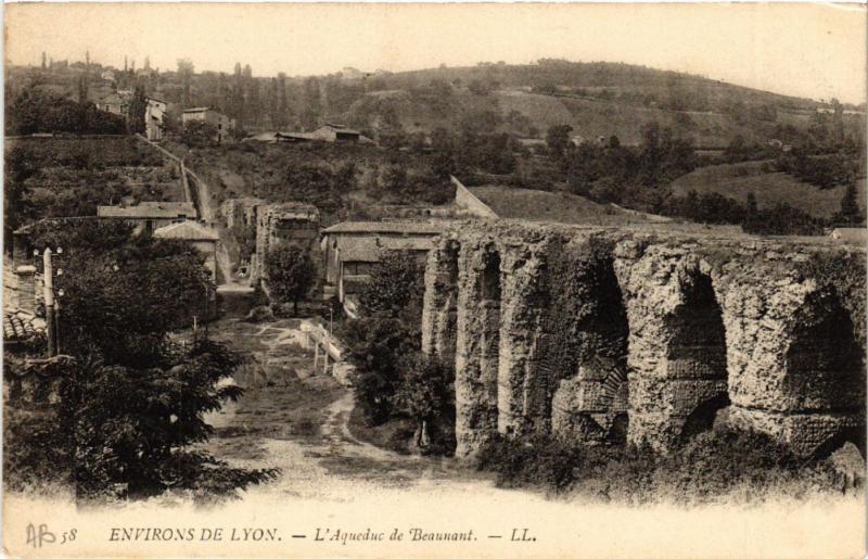 Carte postale ancienne Env. de Lyon L'Aqueduc de Beaunant