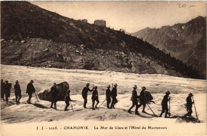 Carte postale ancienne Chamonix Le Mer de Glace et l'Hotel du Montanvers