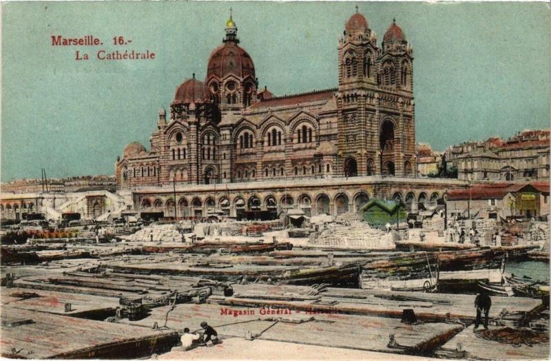 Carte postale ancienne Marseille-La Cathedrale à Marseille