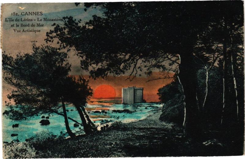 Carte postale ancienne Cannes - L'Ile de Lérins - Le Monastére et le Bord de Mer - Vue ..(203797) à Cannes