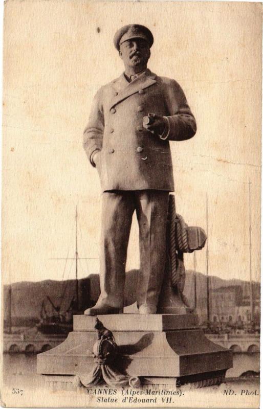 Carte postale ancienne Cannes . Statue d'Edouard Vii à Cannes