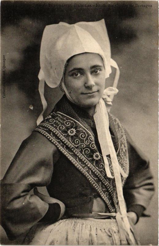 Carte postale ancienne Fille de Plougastel-Daoulas à Daoulas